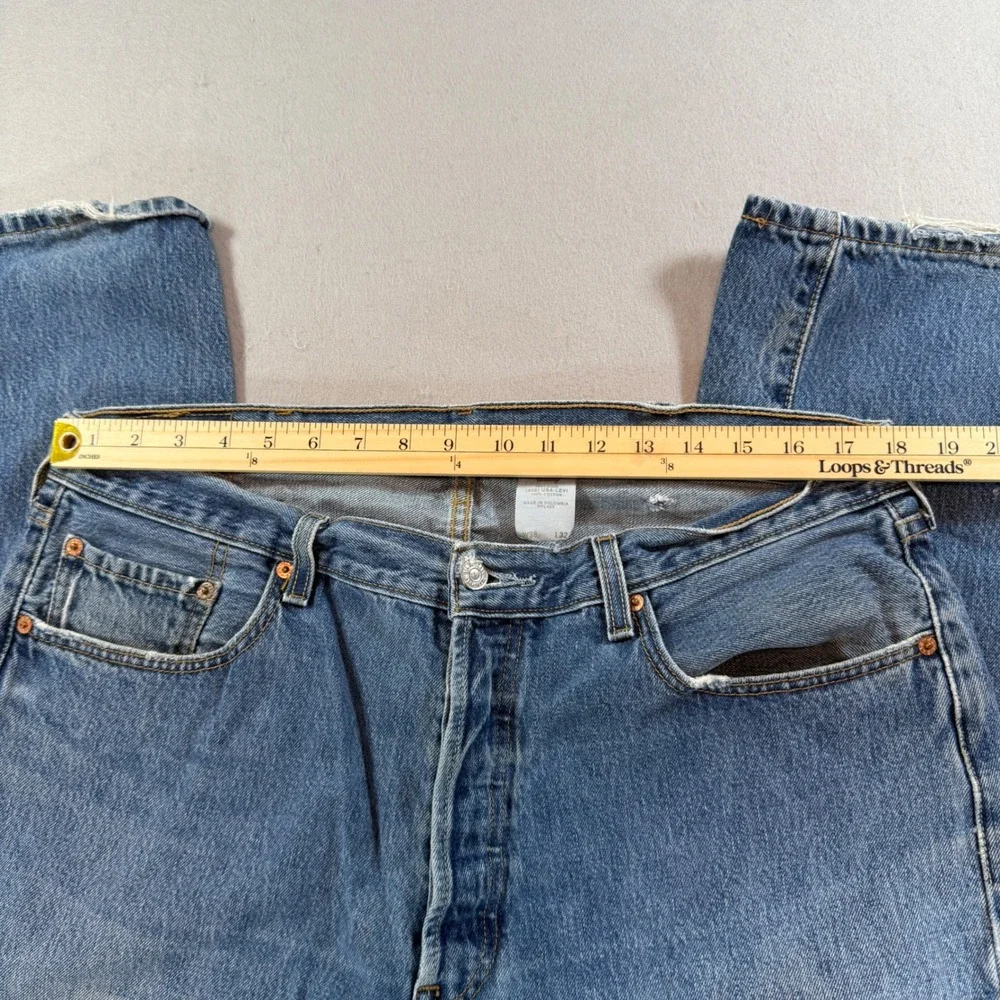 Levis 501 Original Fit Button Fly Jeans Medium Wash Denim 38x32 Distressed